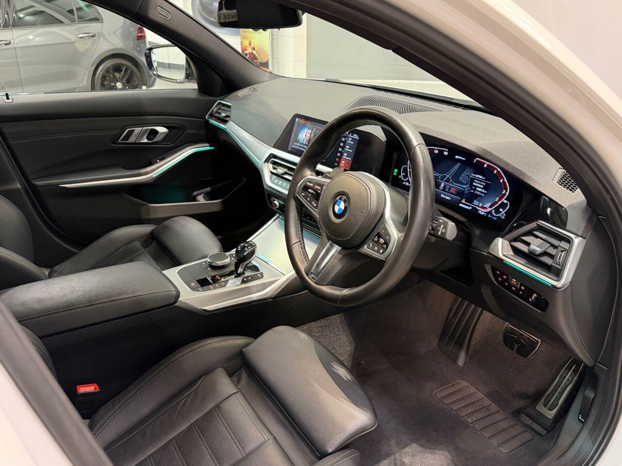 BMW 3 Series view 18