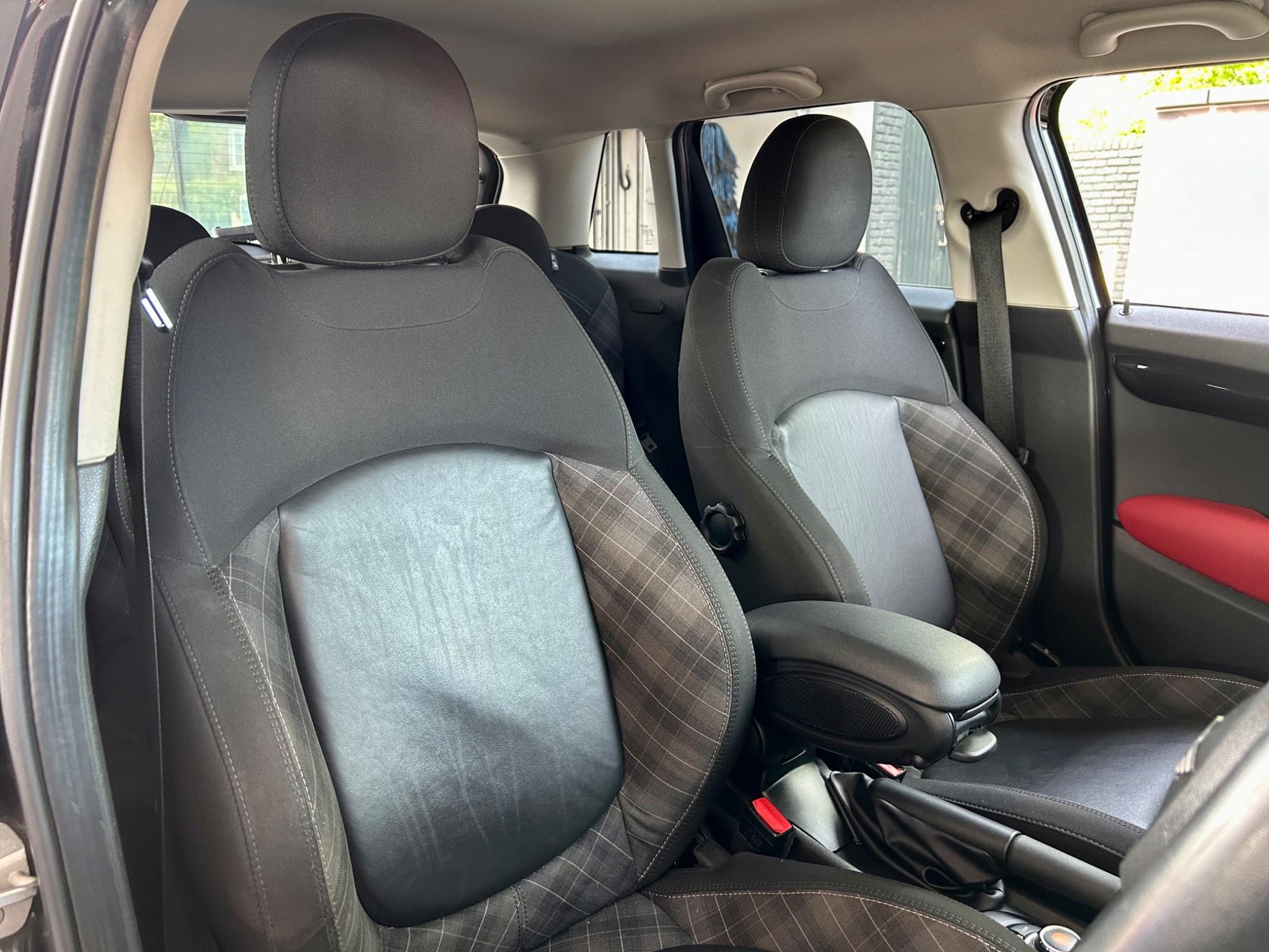 Mini Hatch view 19