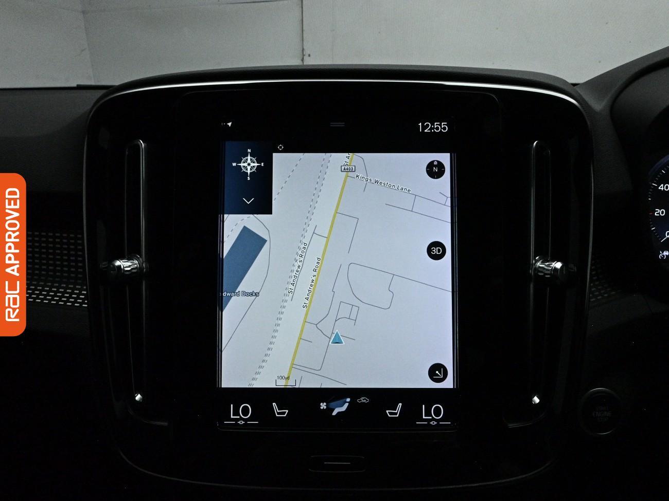 Volvo XC40 view 16