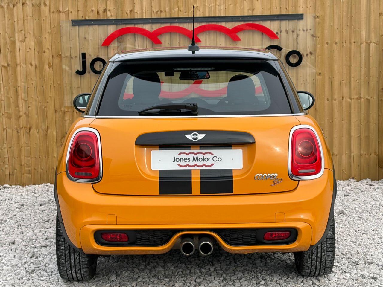 Mini Hatch view 5