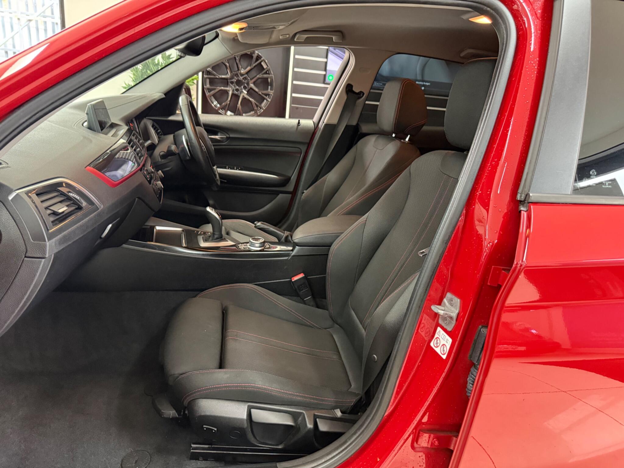 BMW 1 Series view 8