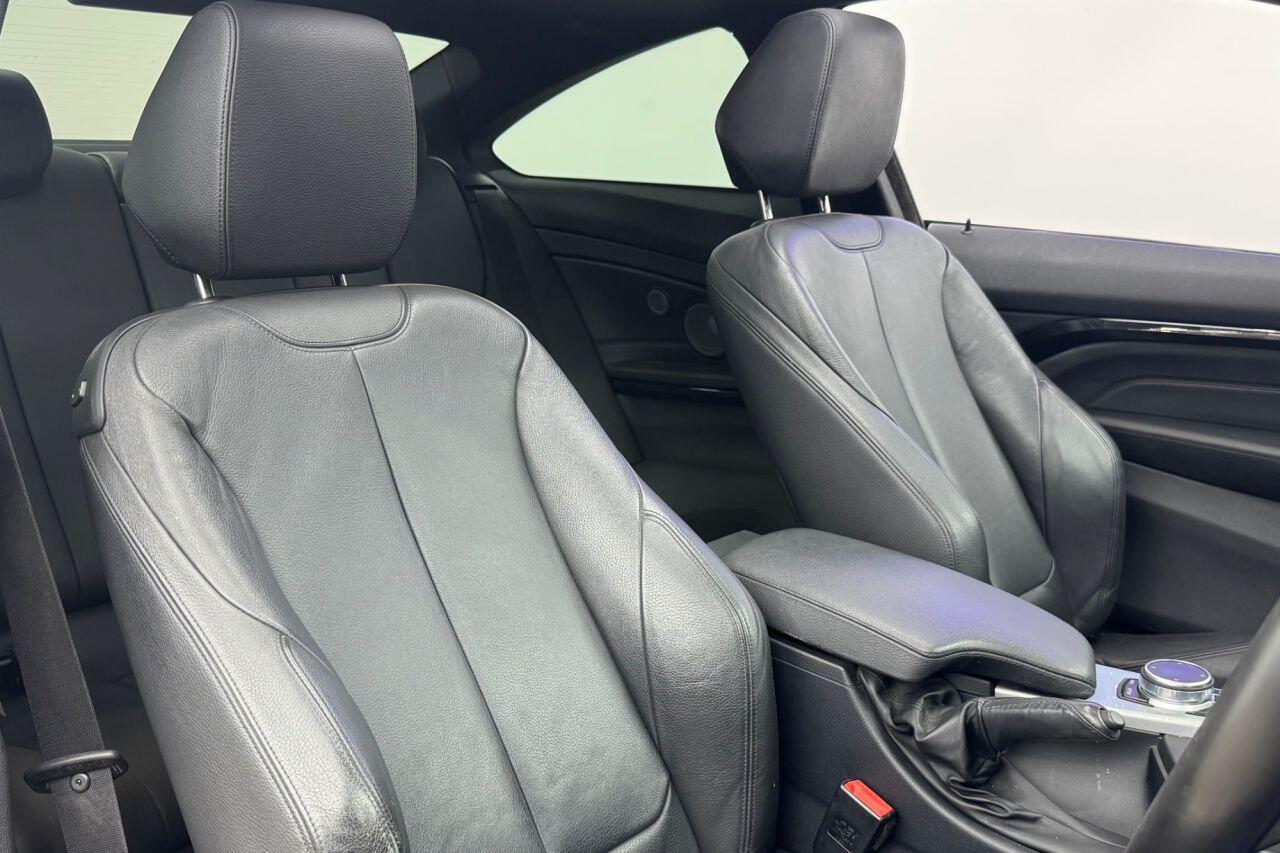 BMW 4 Series view 34