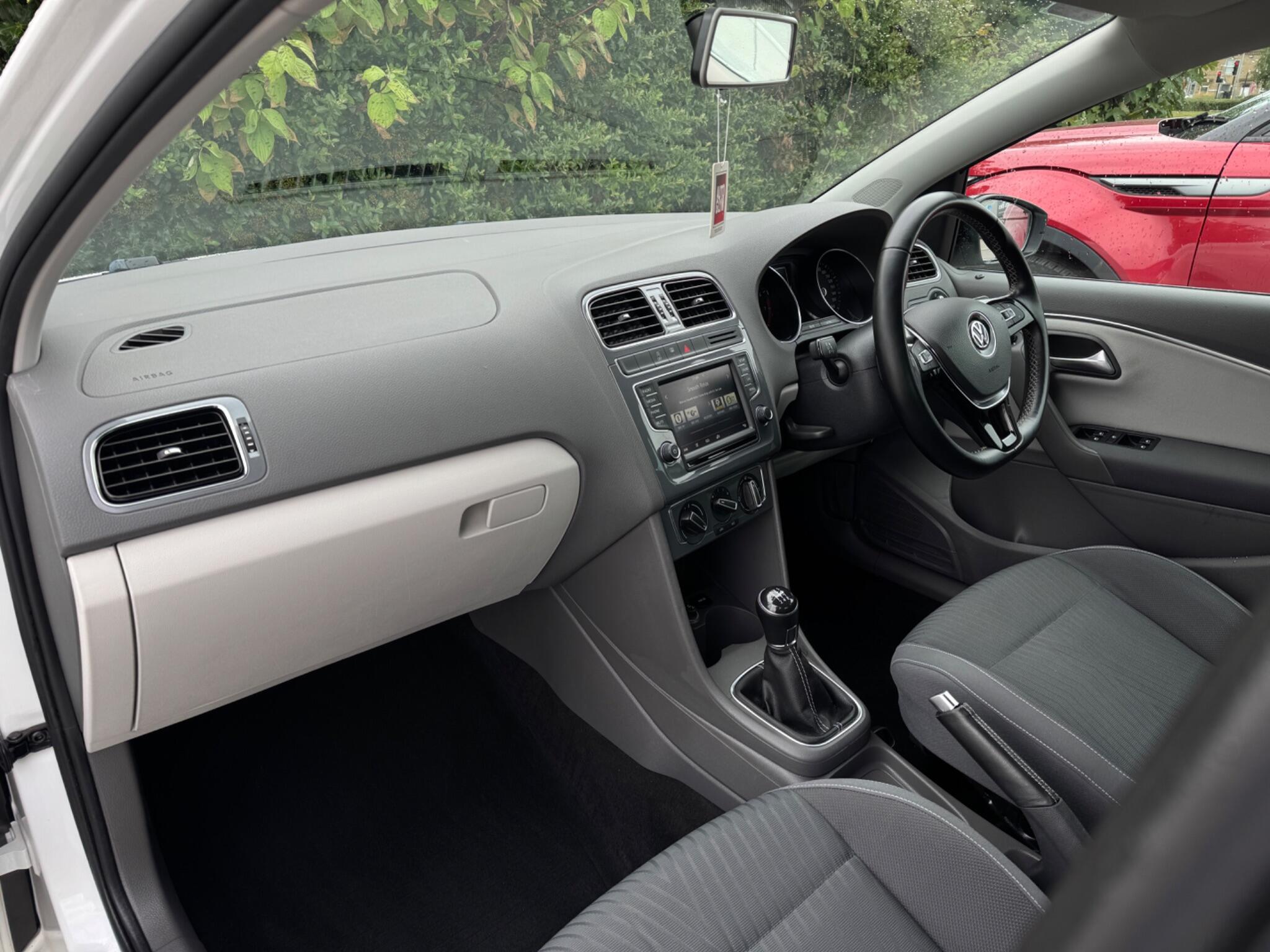 Volkswagen Polo view 16