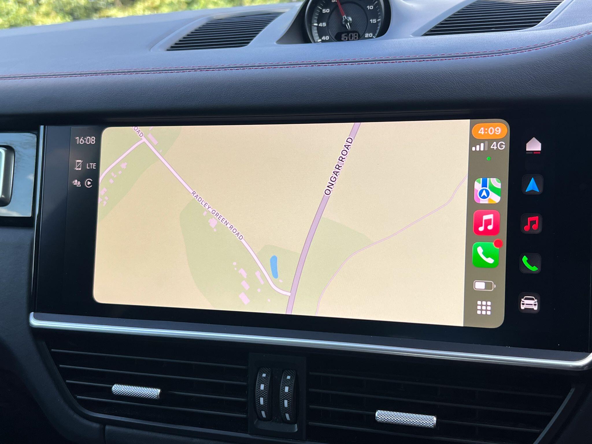 Porsche Cayenne view 26