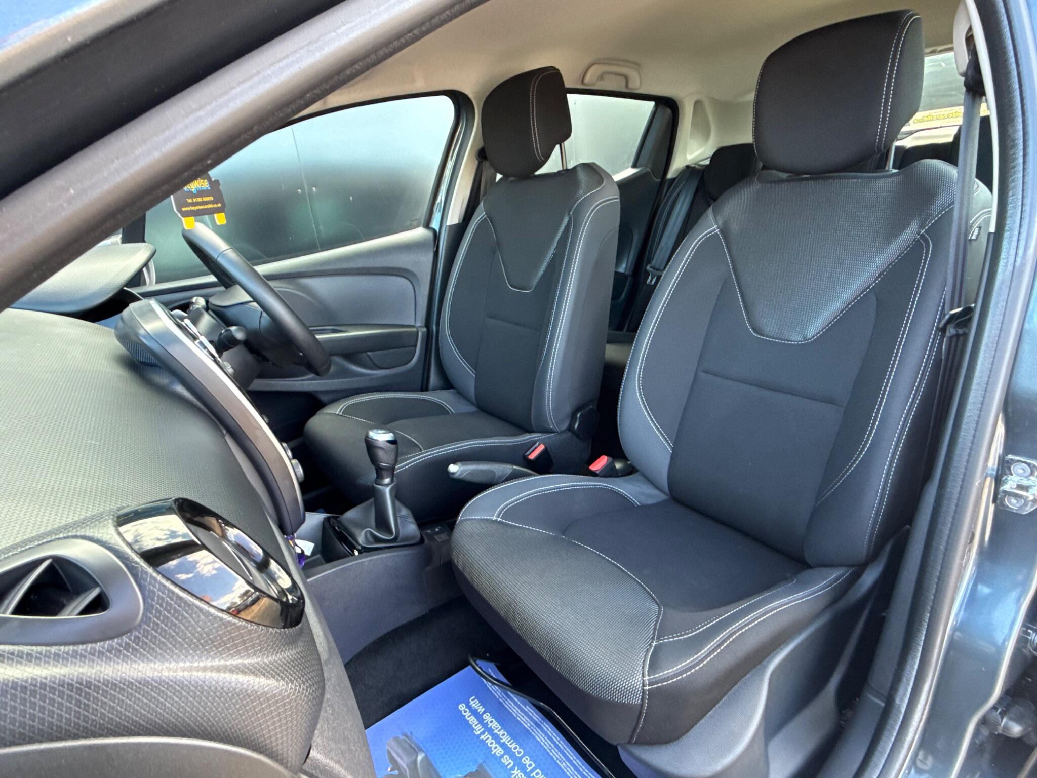 Renault Clio view 19