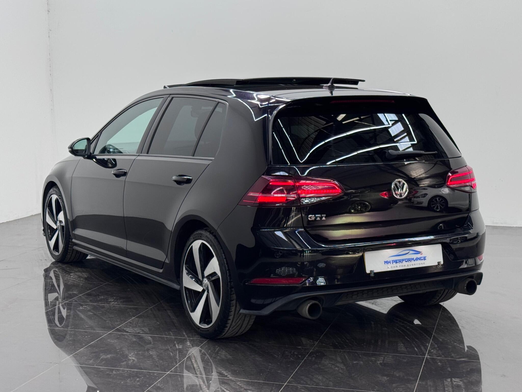 Volkswagen Golf view 20