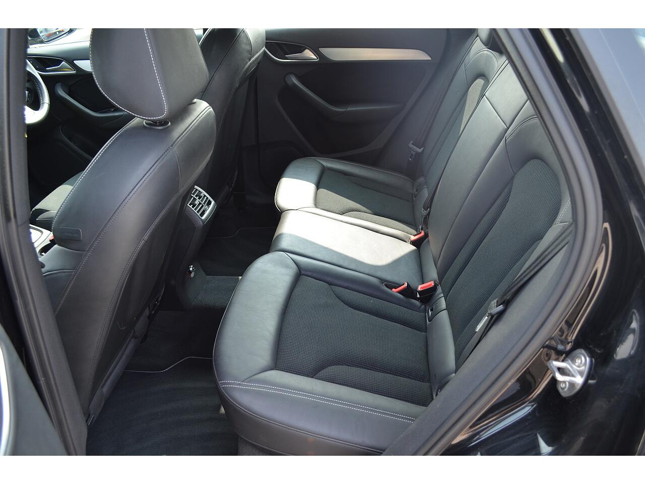 Audi Q3 view 22