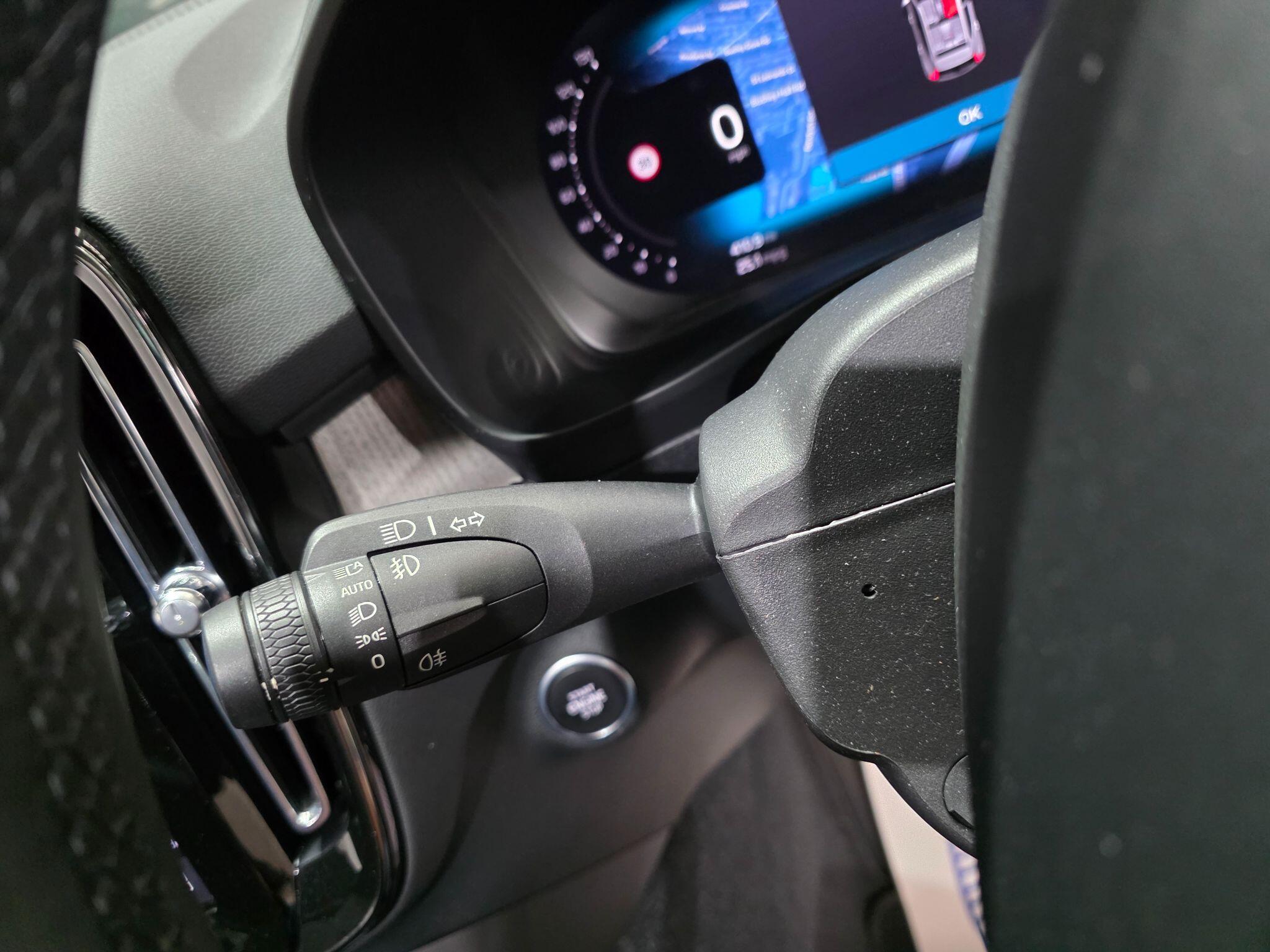 Volvo XC40 view 25