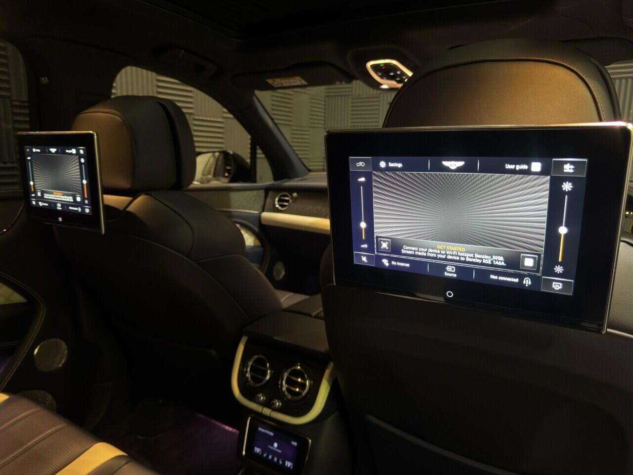 Bentley Bentayga view 19