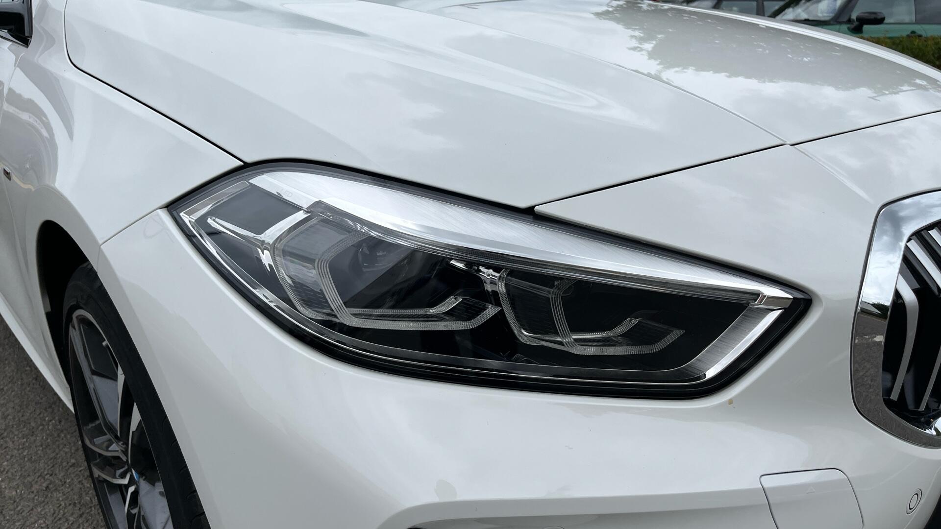 BMW 1 Series view 23