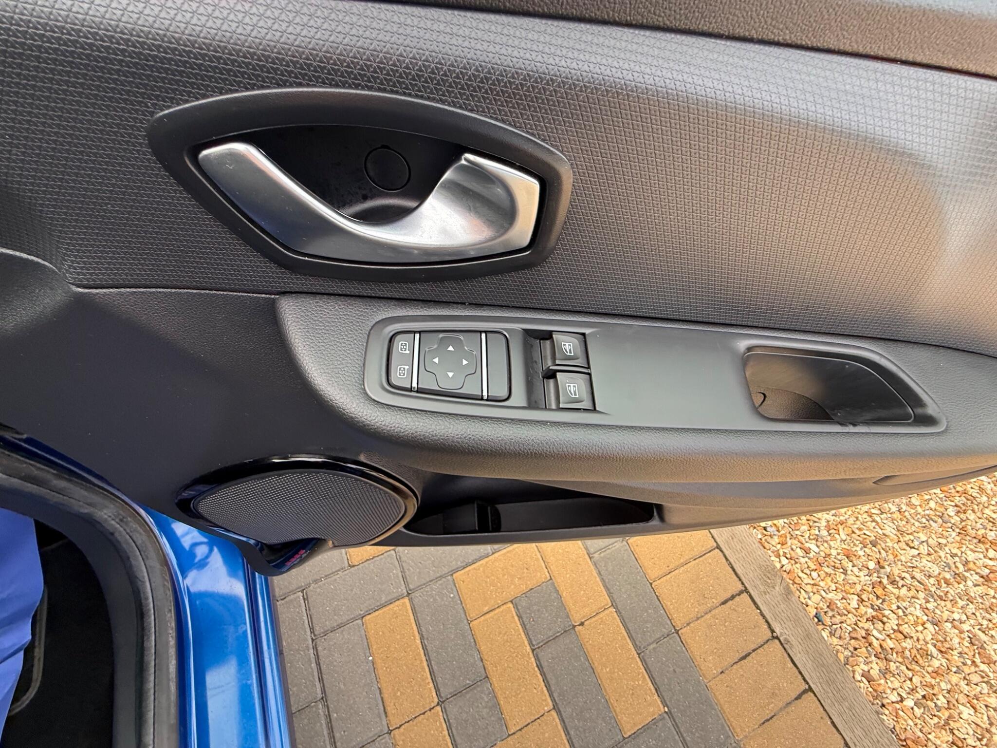 Renault Clio view 35