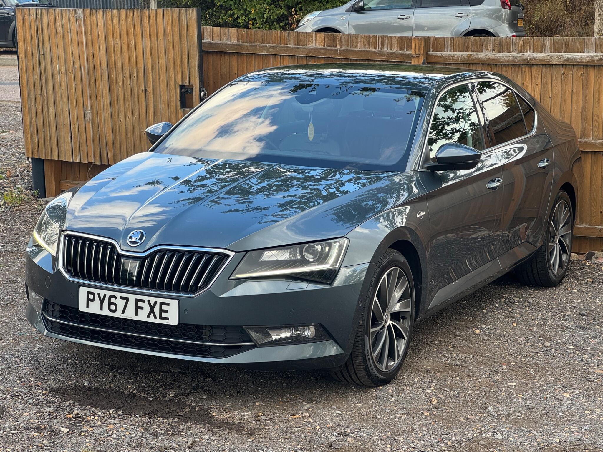 Skoda Superb view 7