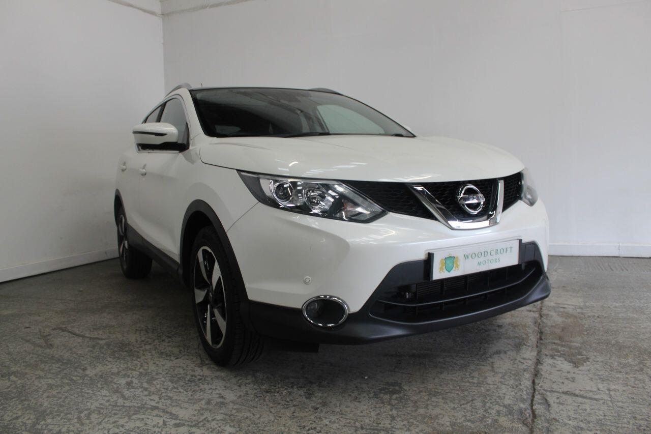 2015 Nissan Qashqai in White for sale