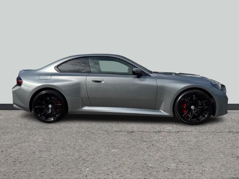 BMW M2 view 3