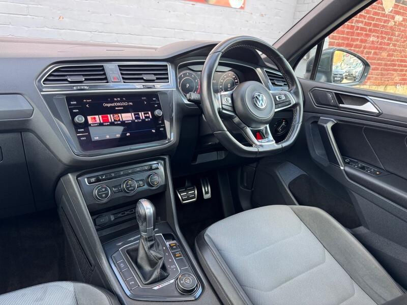 Volkswagen Tiguan view 12