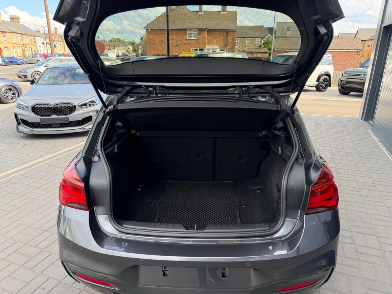 BMW 1 Series view 16