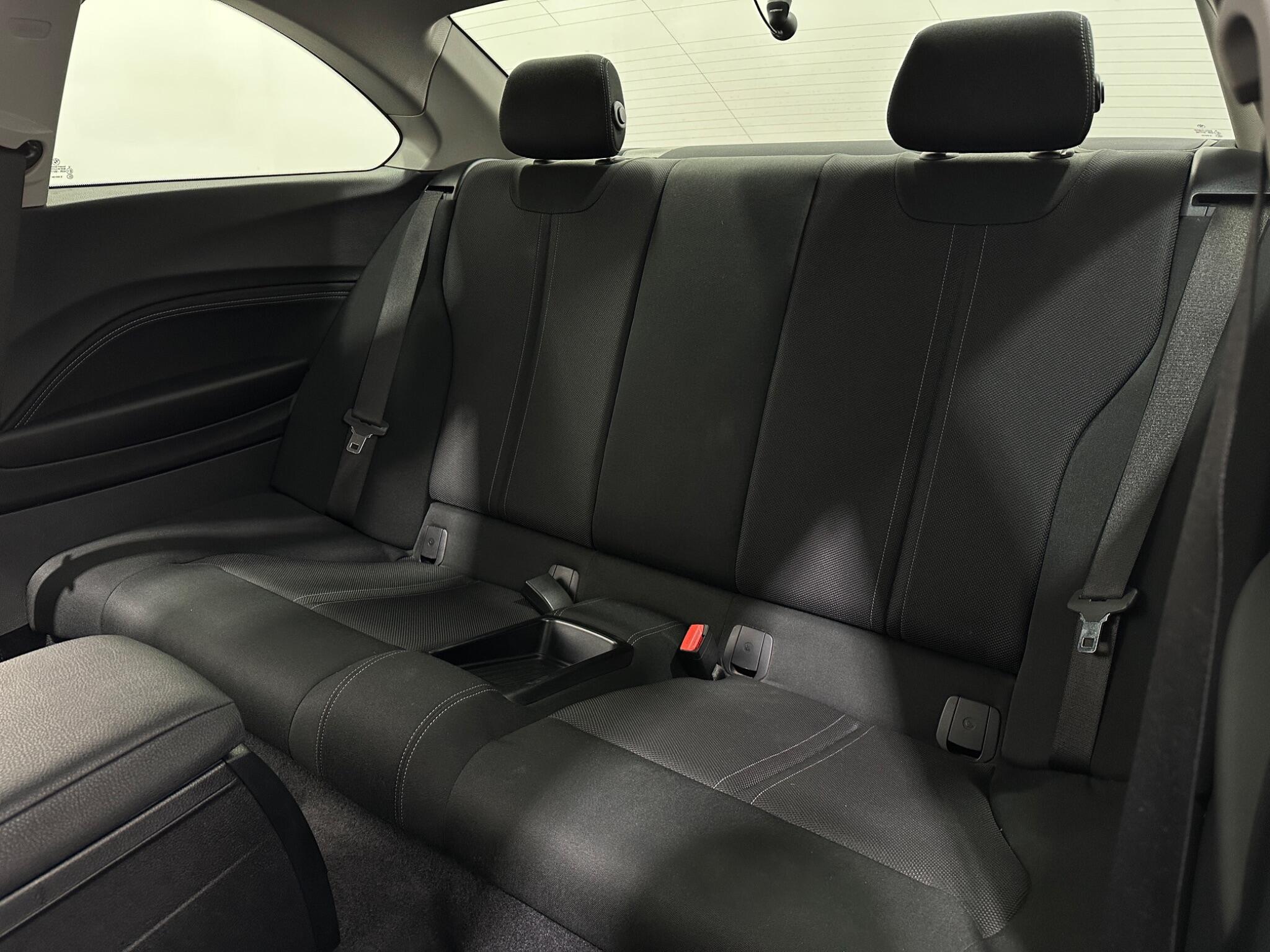 BMW 2 Series view 37