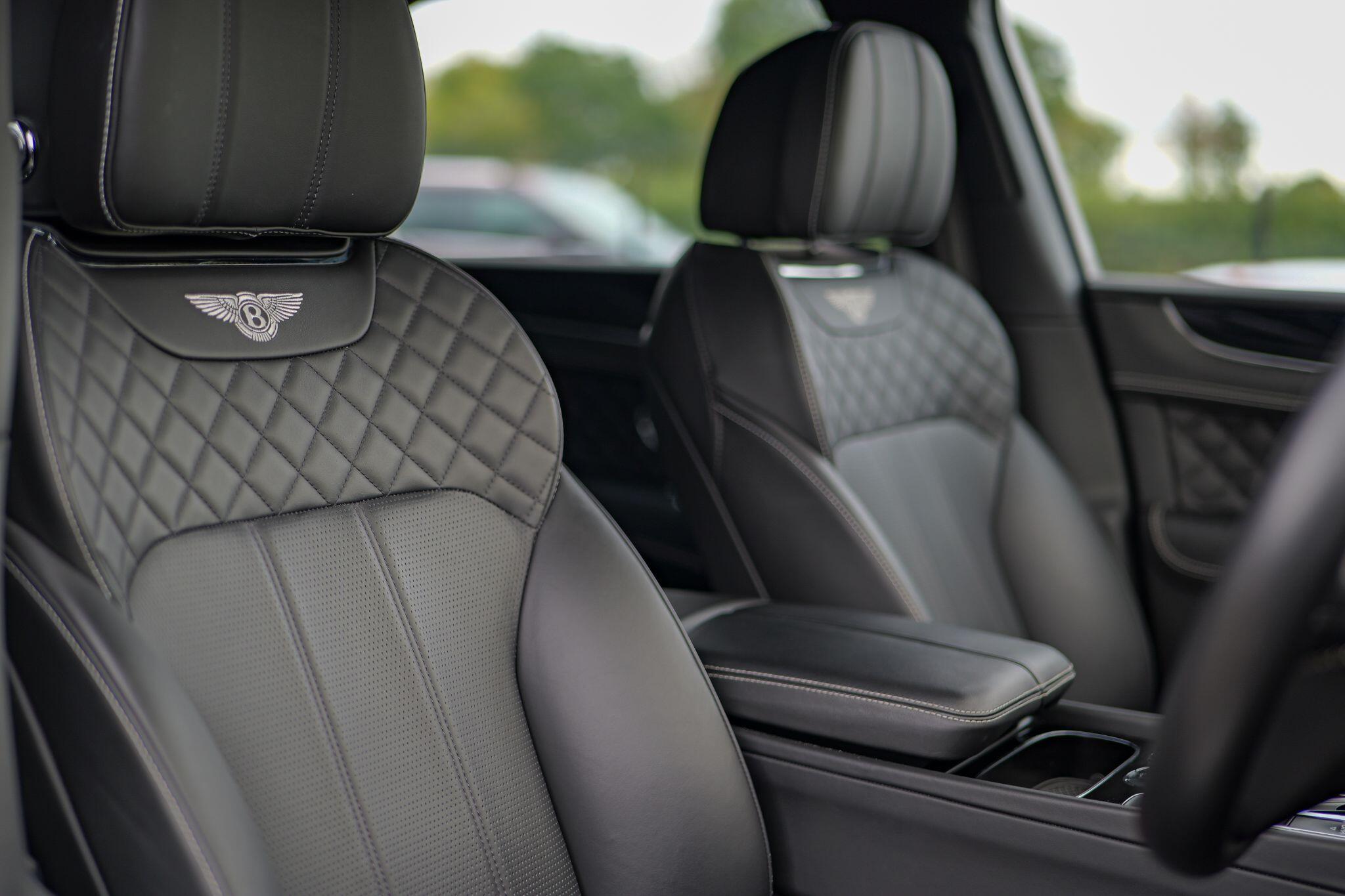Bentley Bentayga view 23
