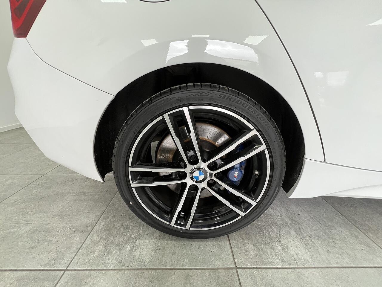 BMW 1 Series view 23