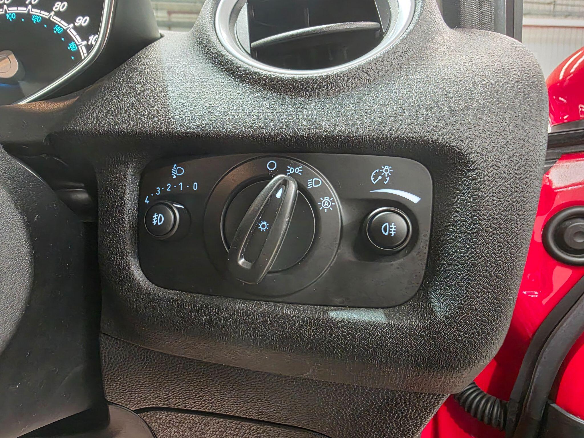 Ford Fiesta view 14