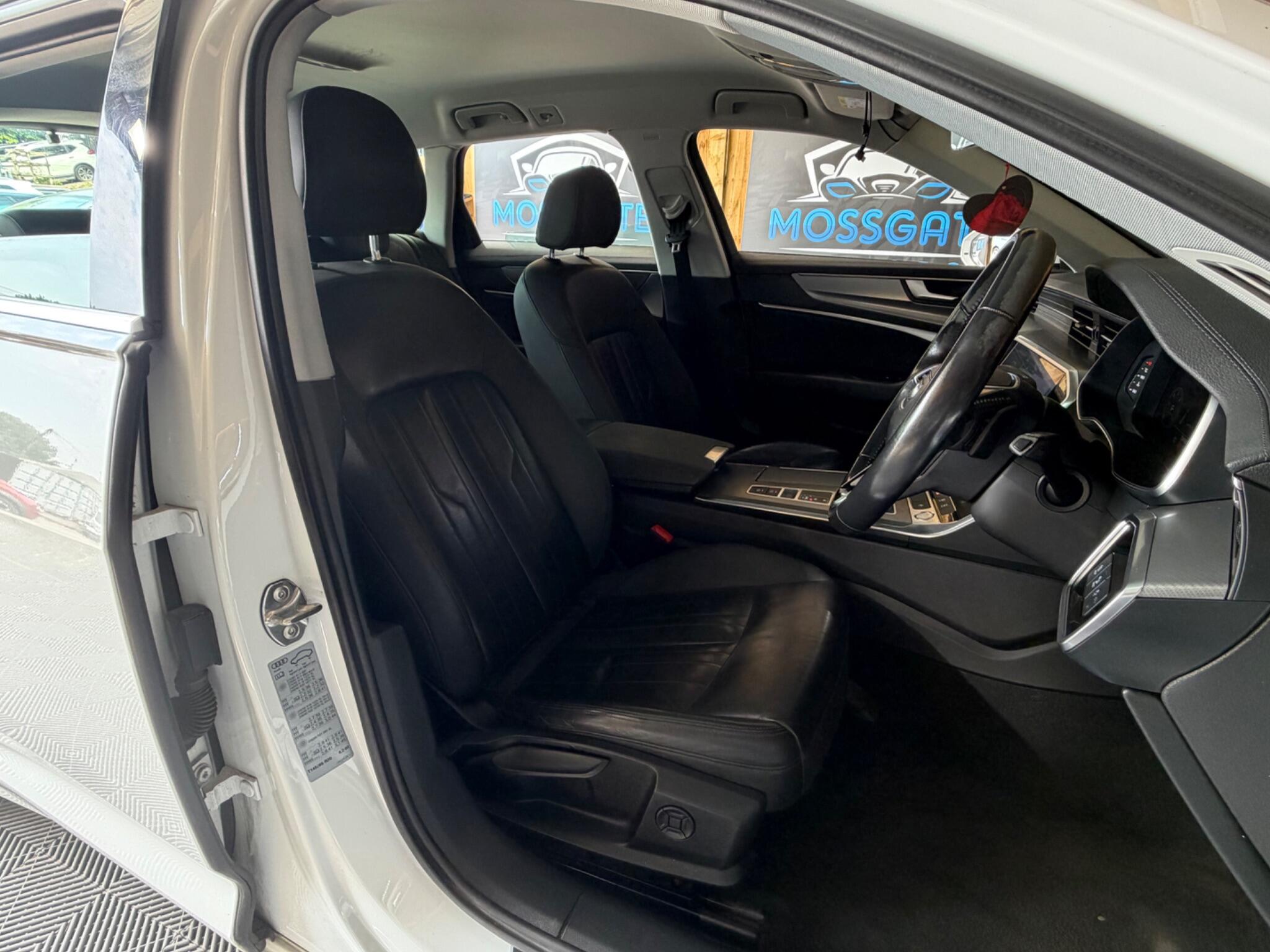 Audi A6 view 17