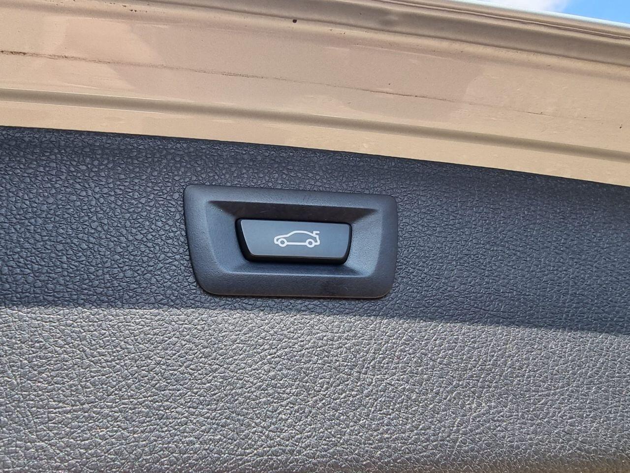BMW 3 Series view 44