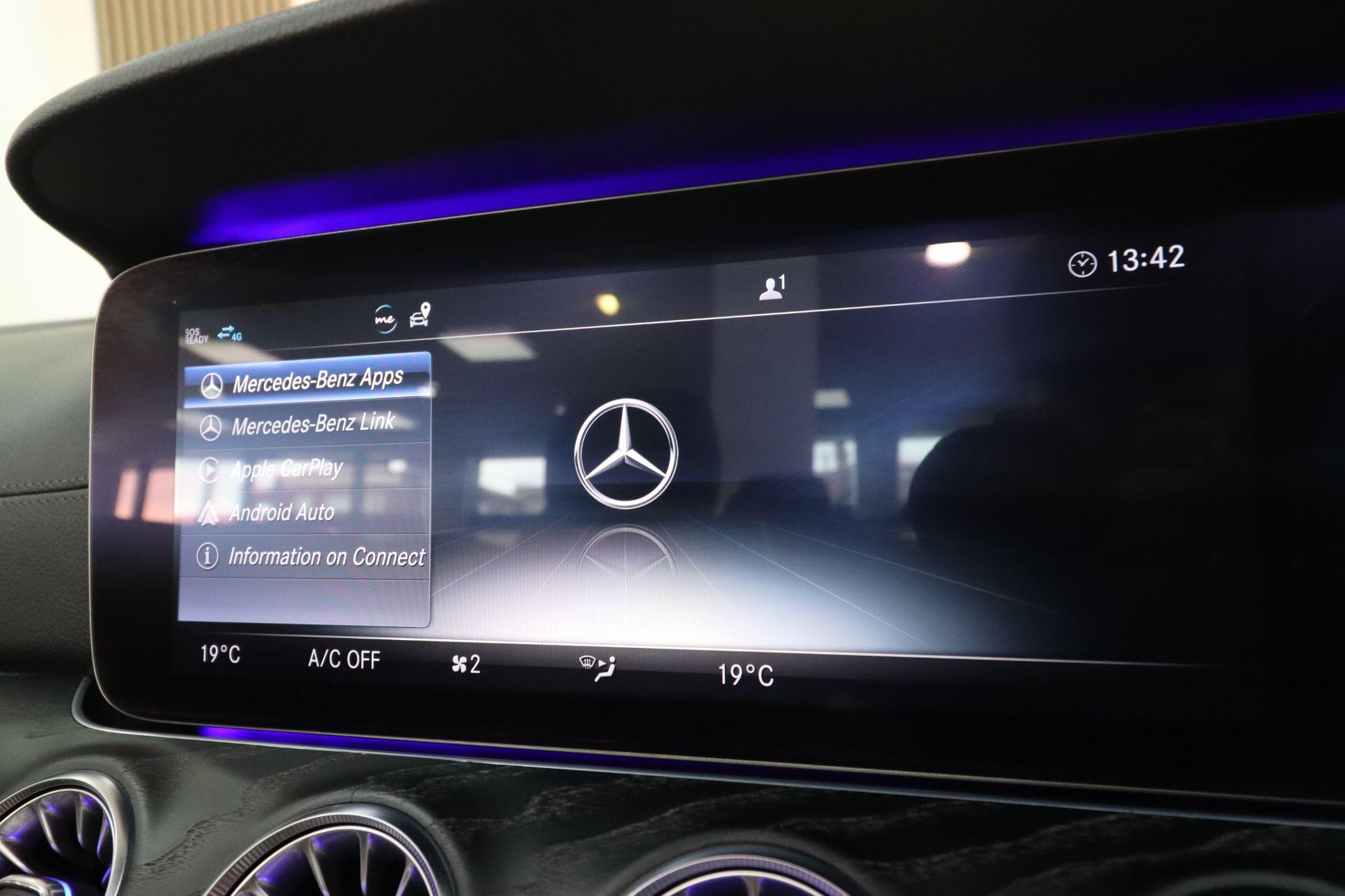 Mercedes-Benz E Class view 35