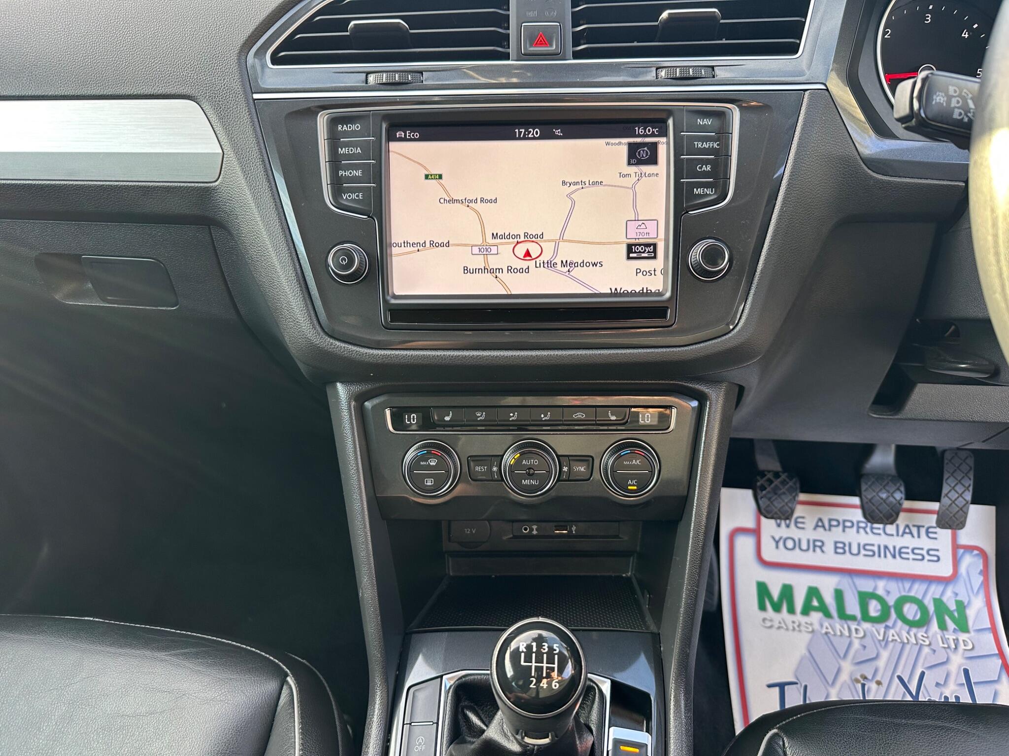 Volkswagen Tiguan view 13
