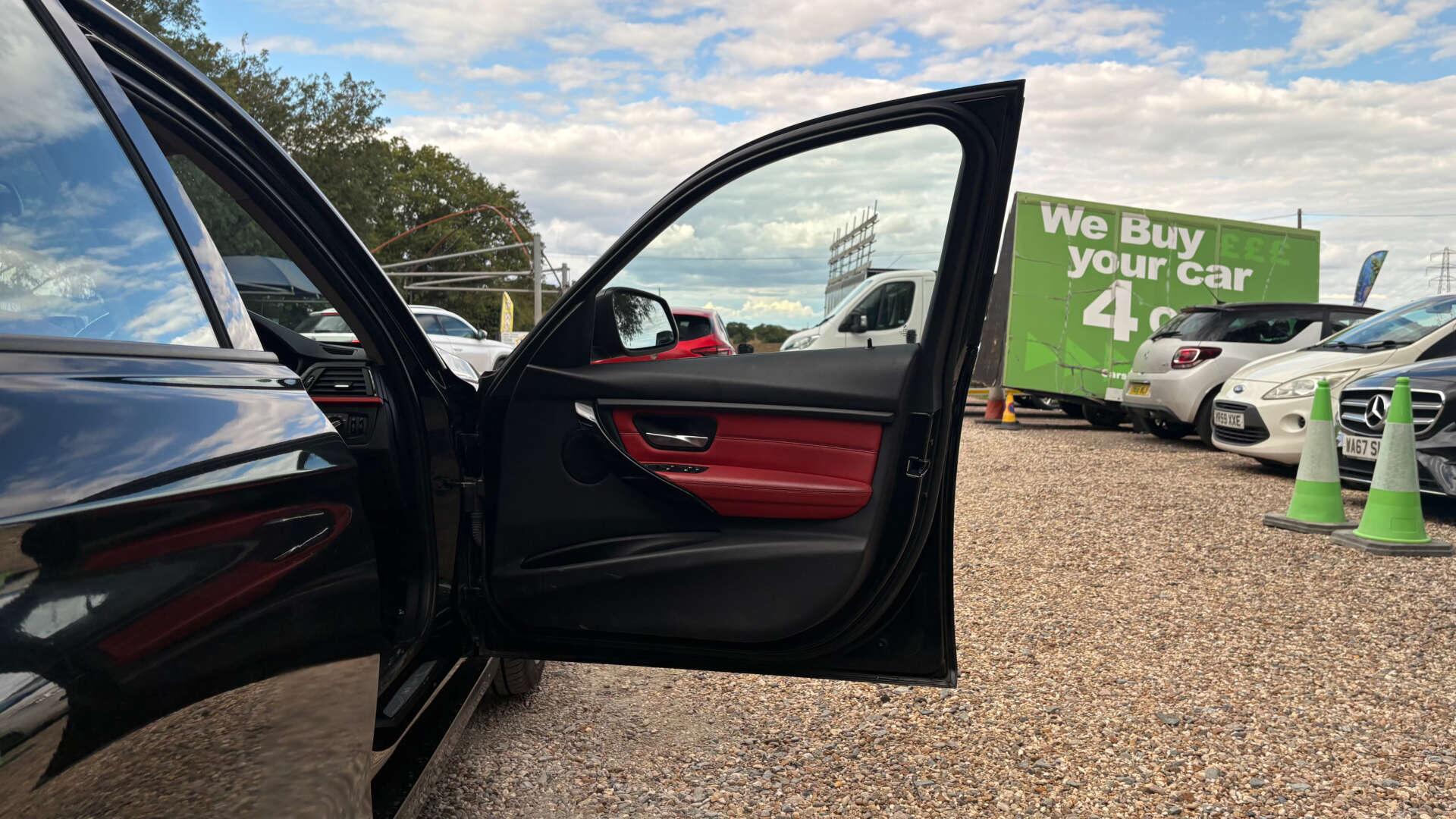 BMW 3 Series view 39