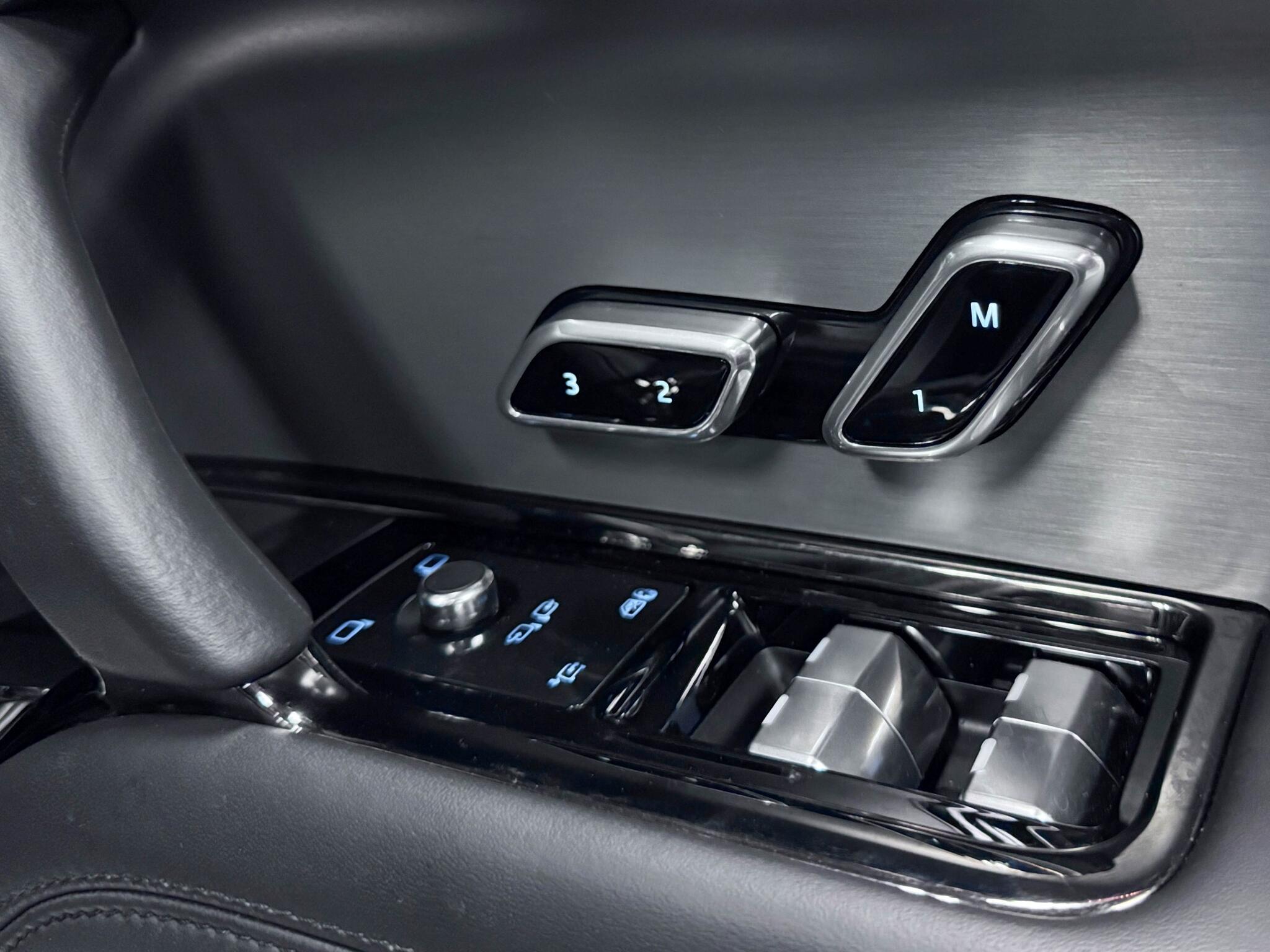 Land Rover Range Rover Sport view 21