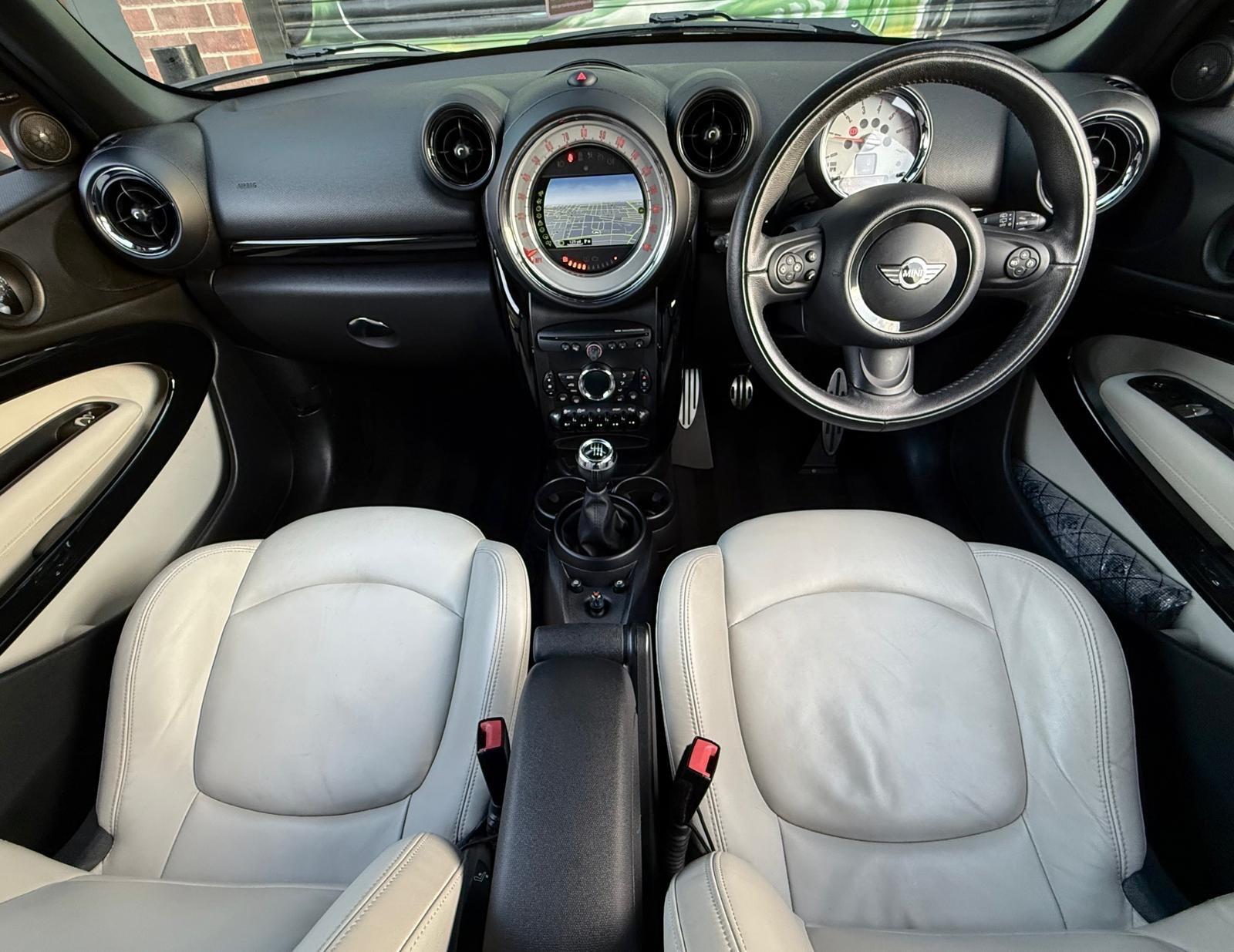 Mini Paceman view 22
