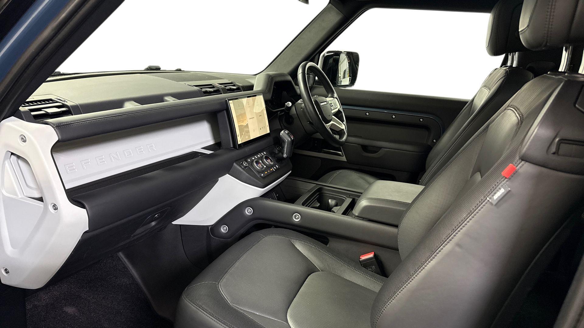 Land Rover Defender view 3