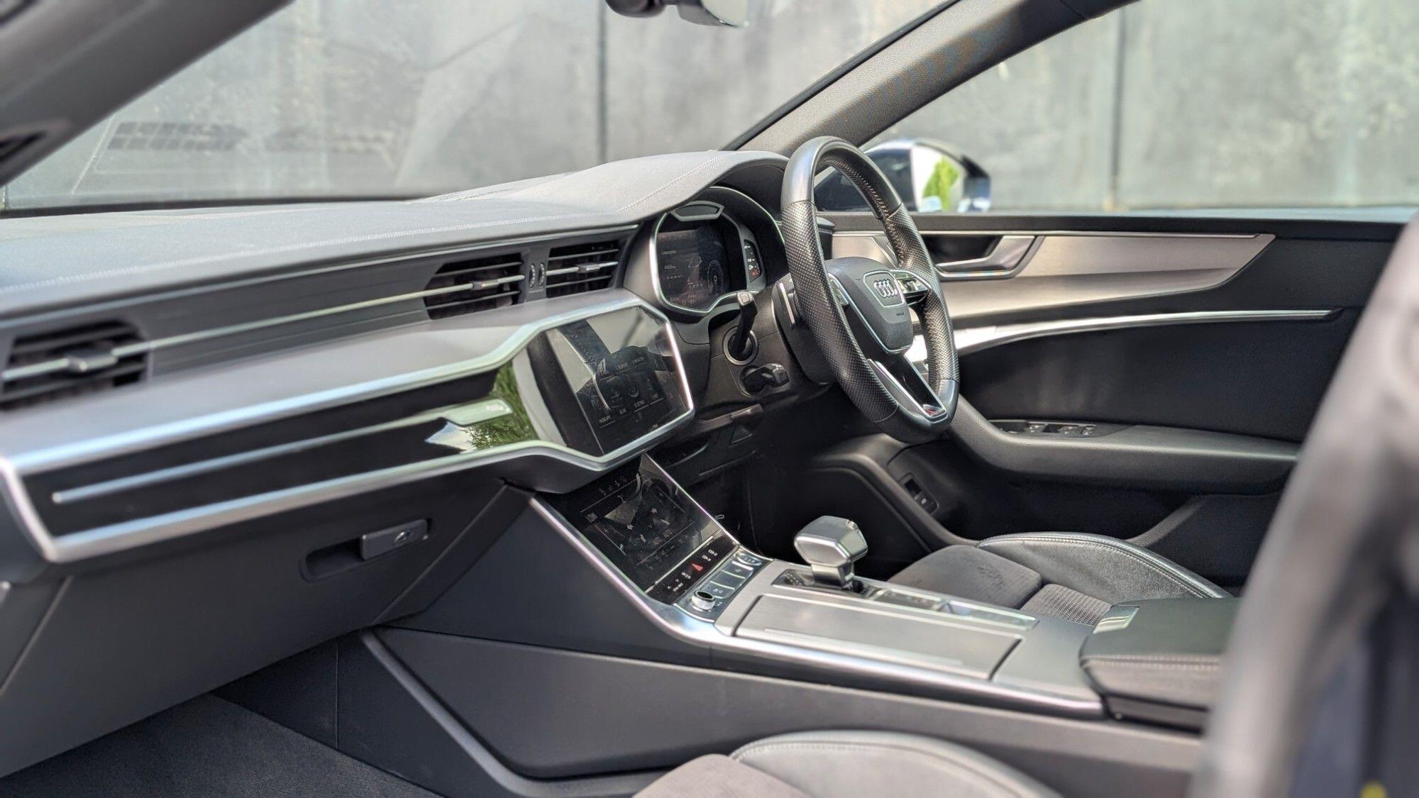 Audi A7 view 11