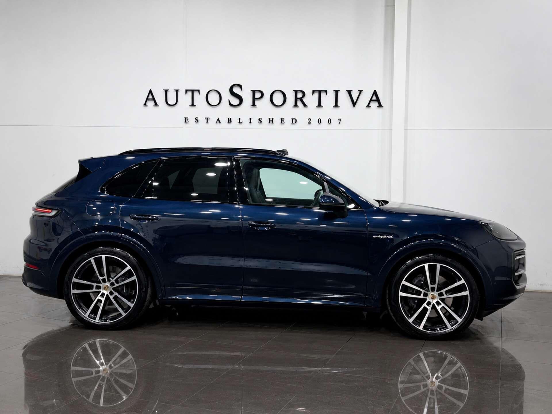 Porsche Cayenne view 3