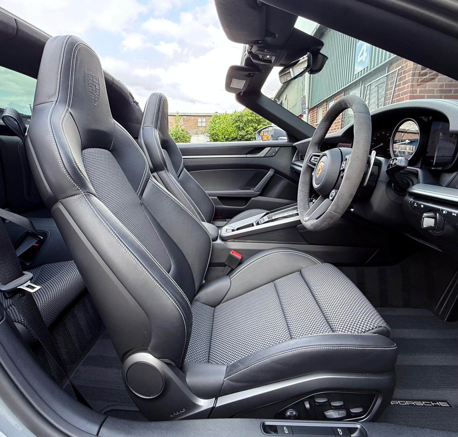 Porsche 911 view 83