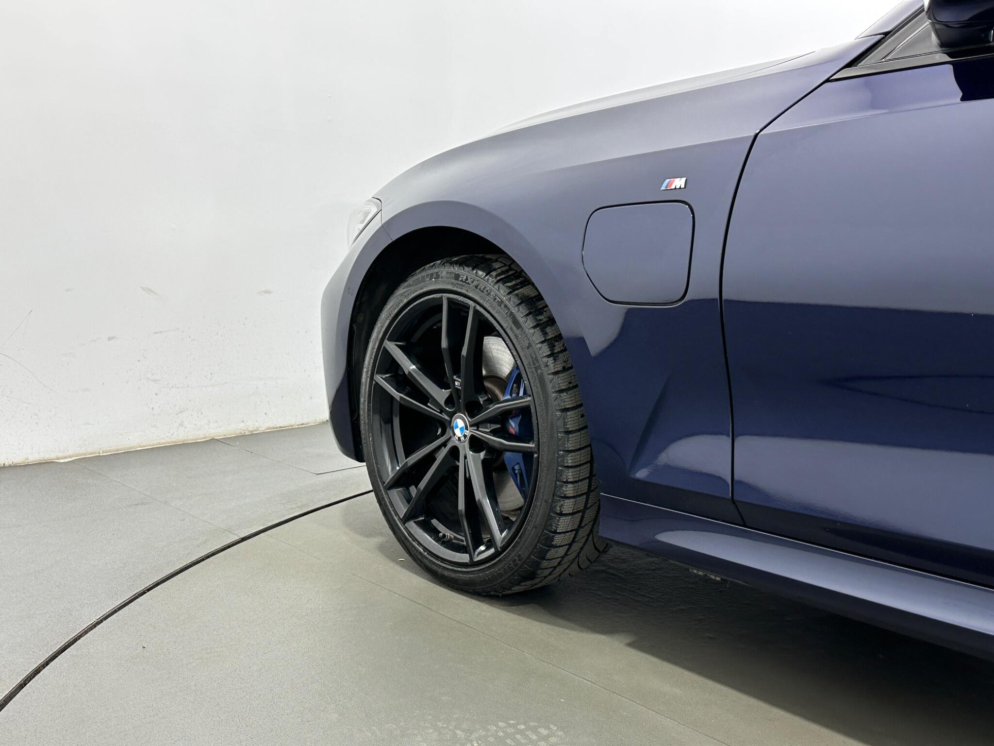 BMW 3 Series view 54