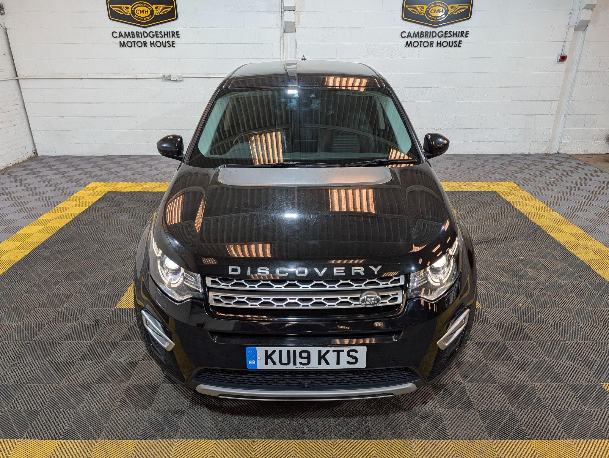 Land Rover Discovery Sport view 2