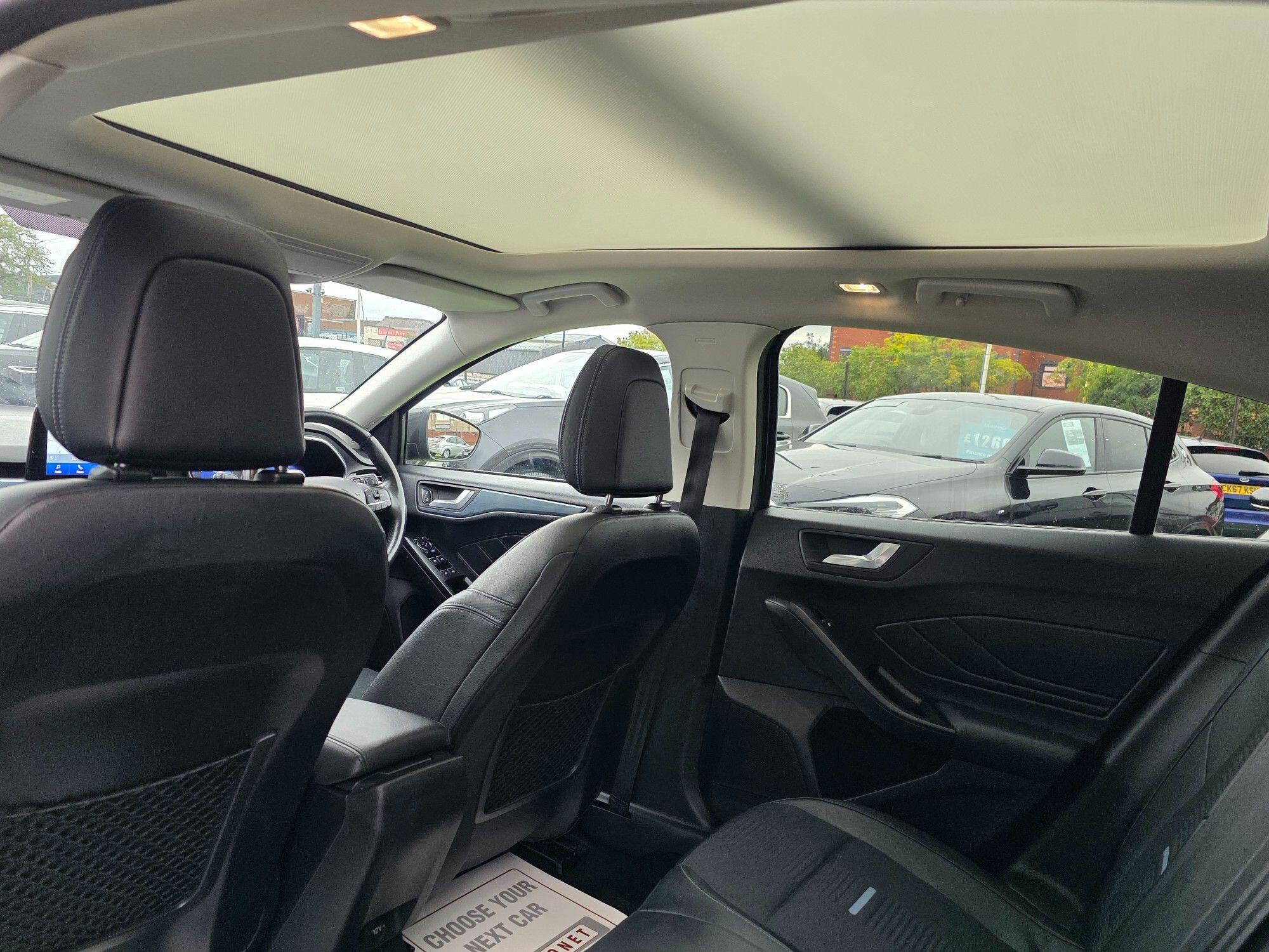 Ford Focus view 39