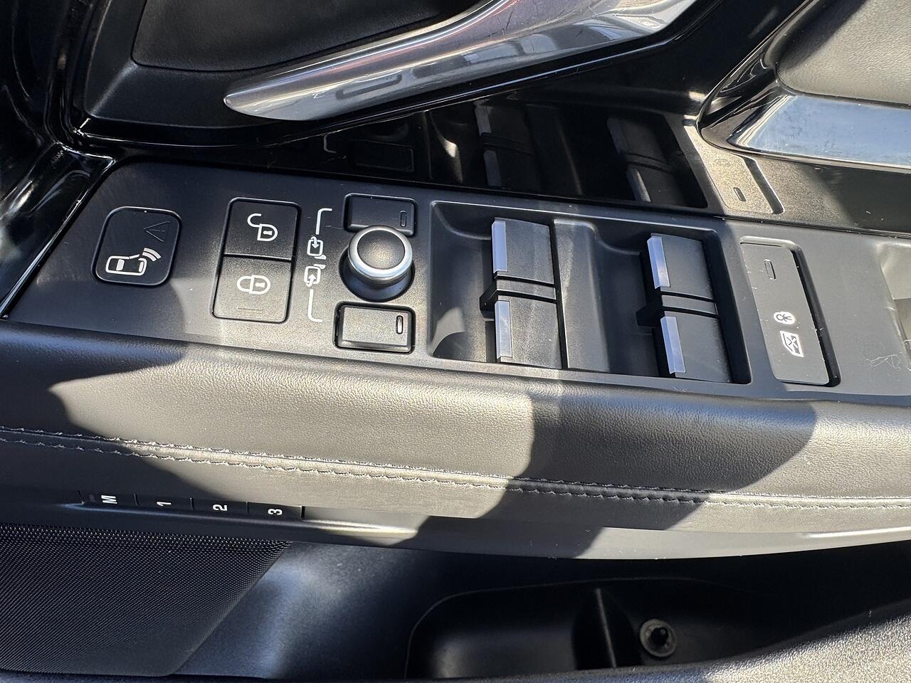 Land Rover Range Rover Evoque view 27