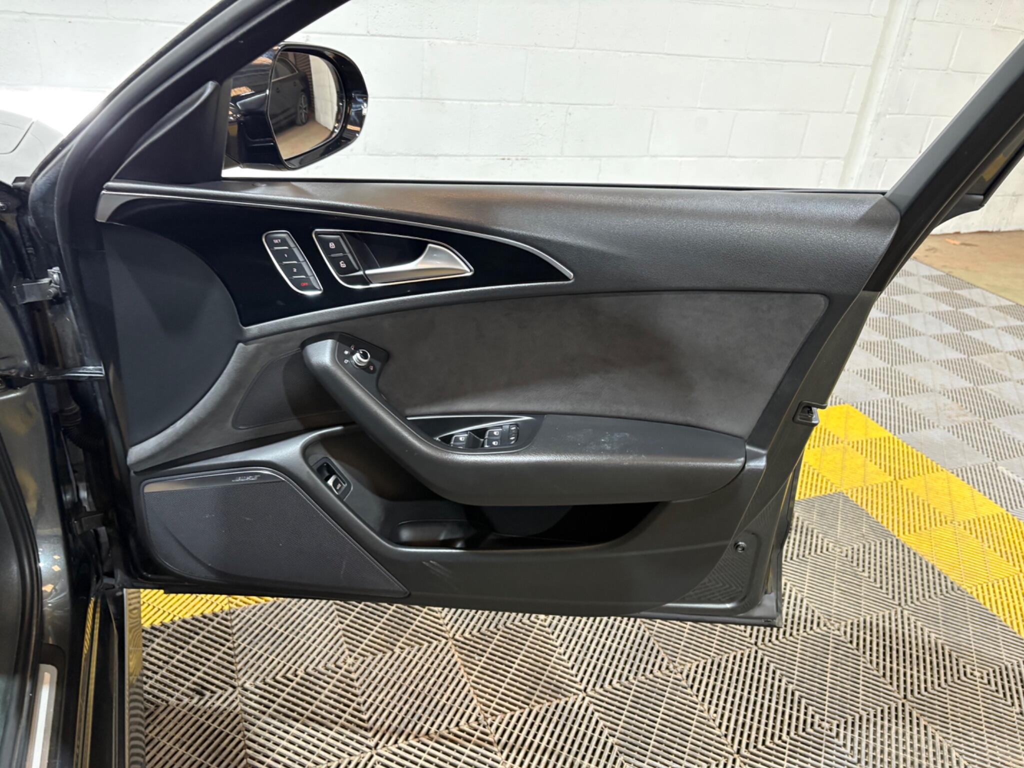 Audi A6 view 33