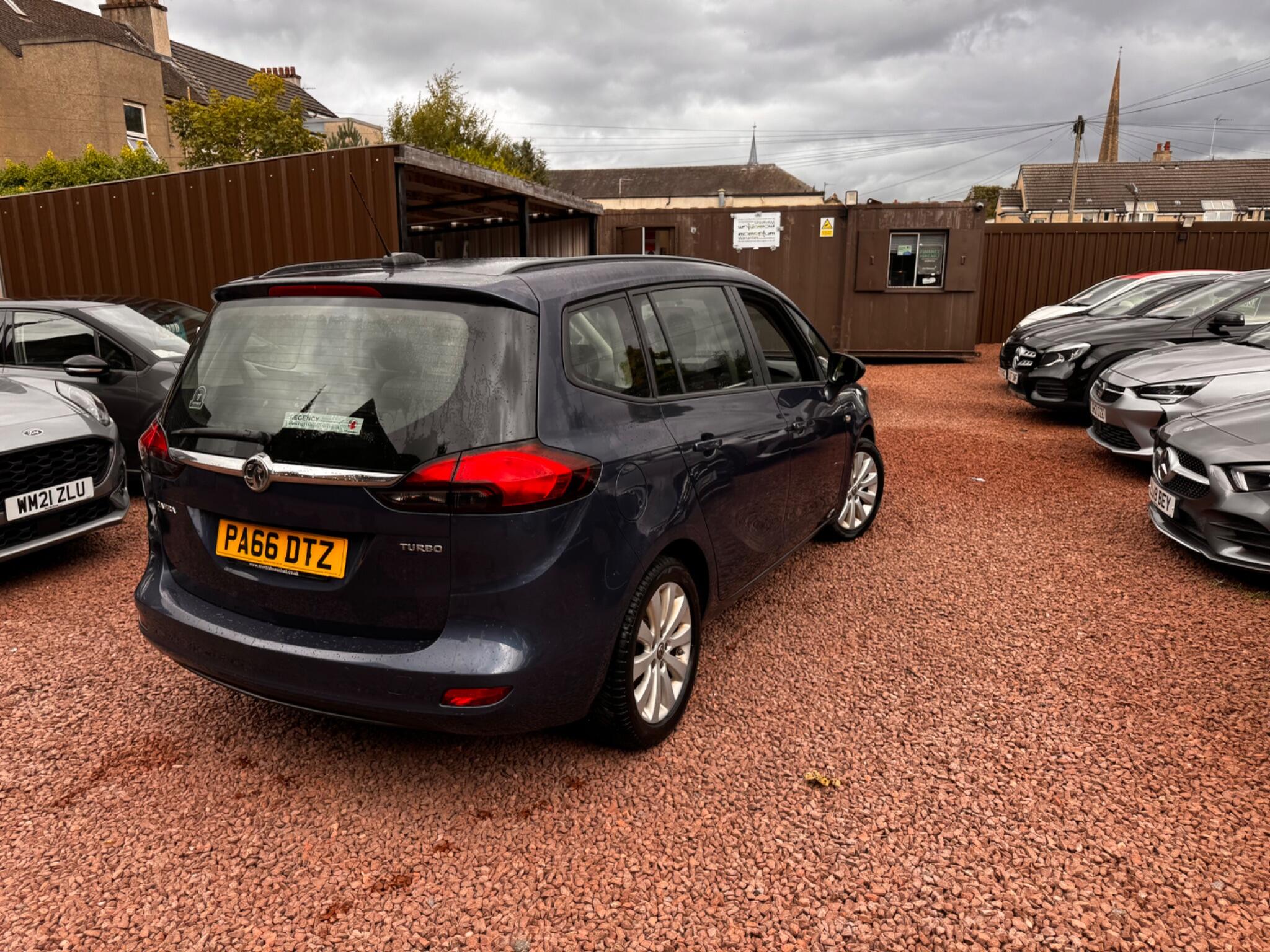 Vauxhall Zafira Tourer view 11