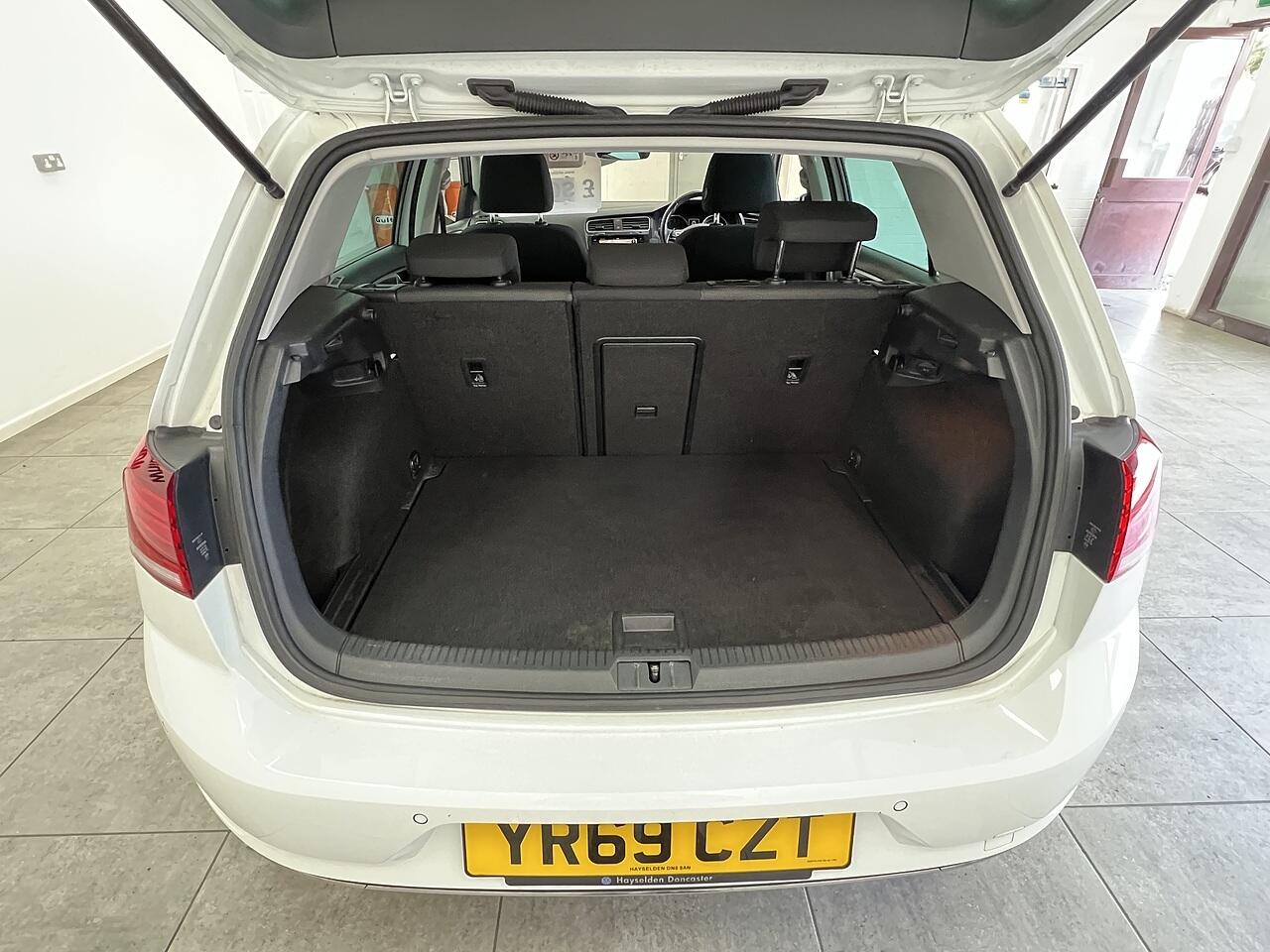 Volkswagen Golf view 17