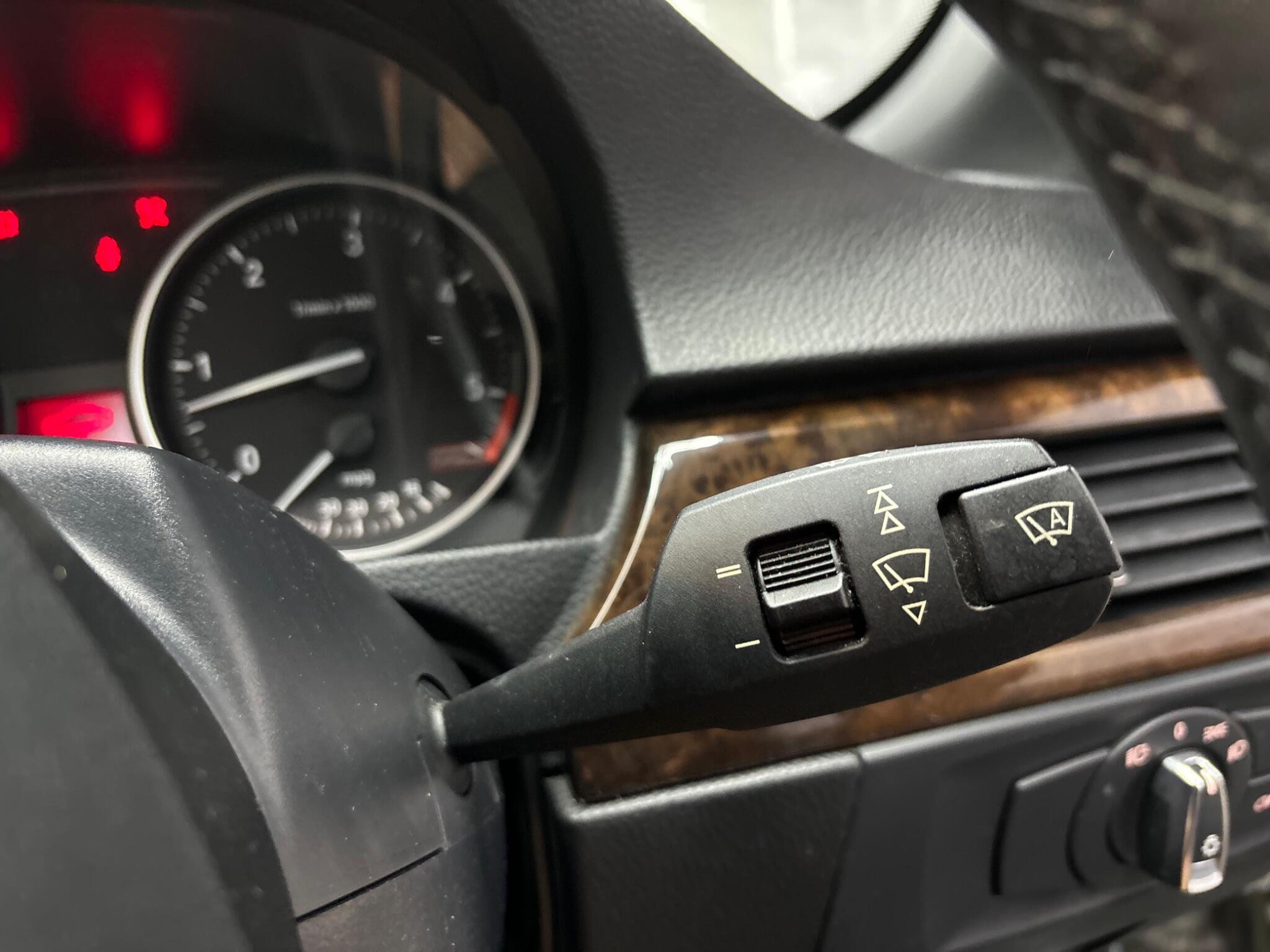 BMW 3 Series view 14