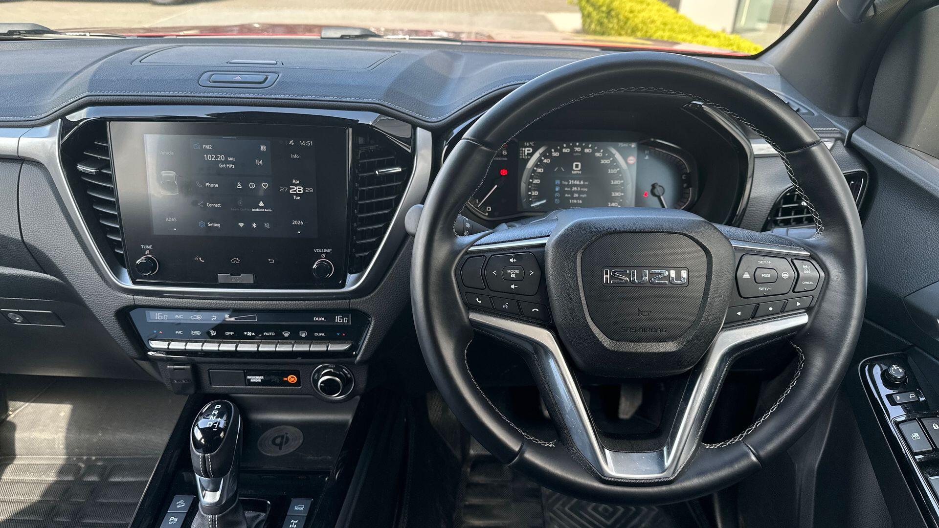 Isuzu D-Max view 14