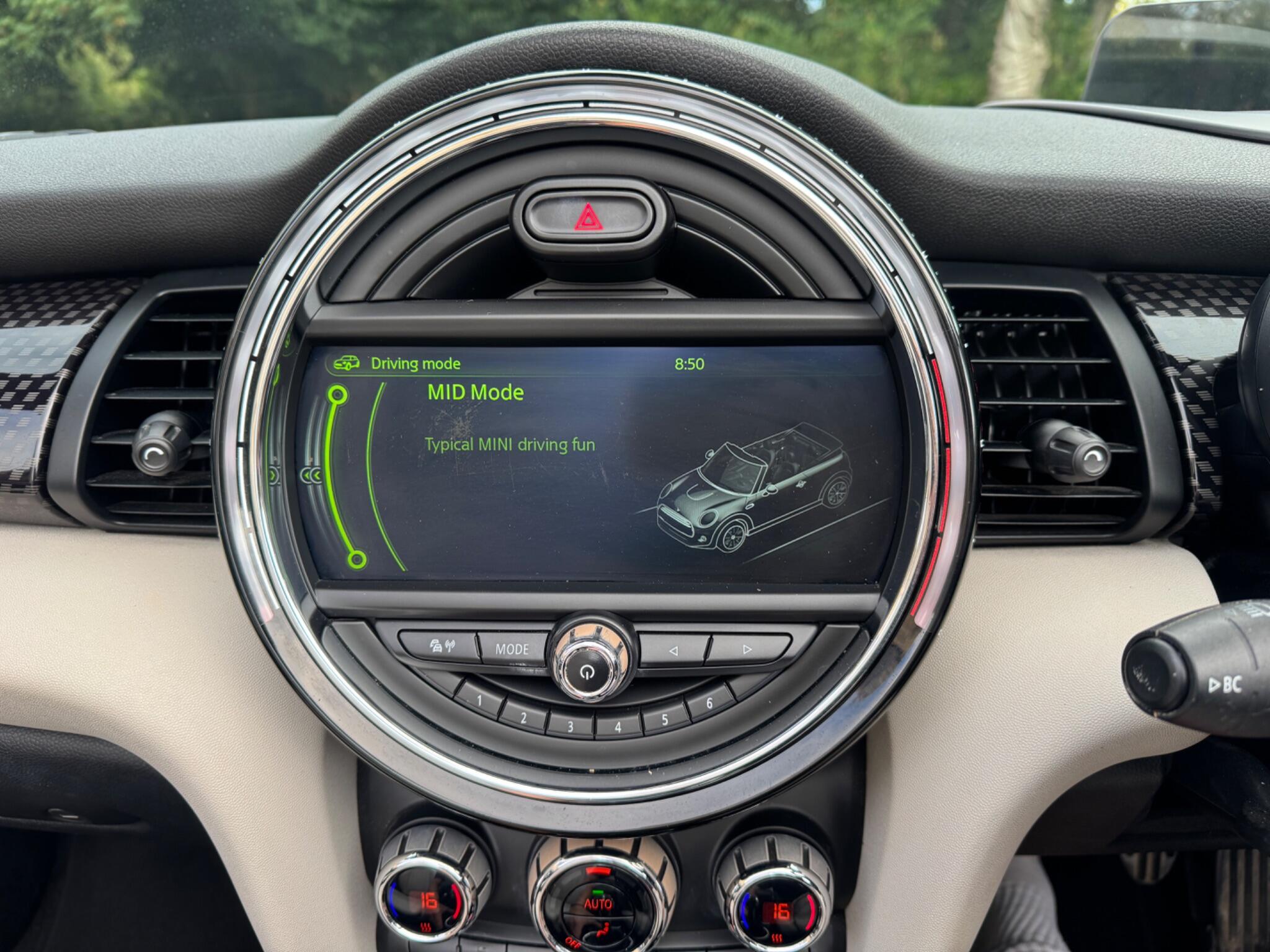 Mini Convertible view 80