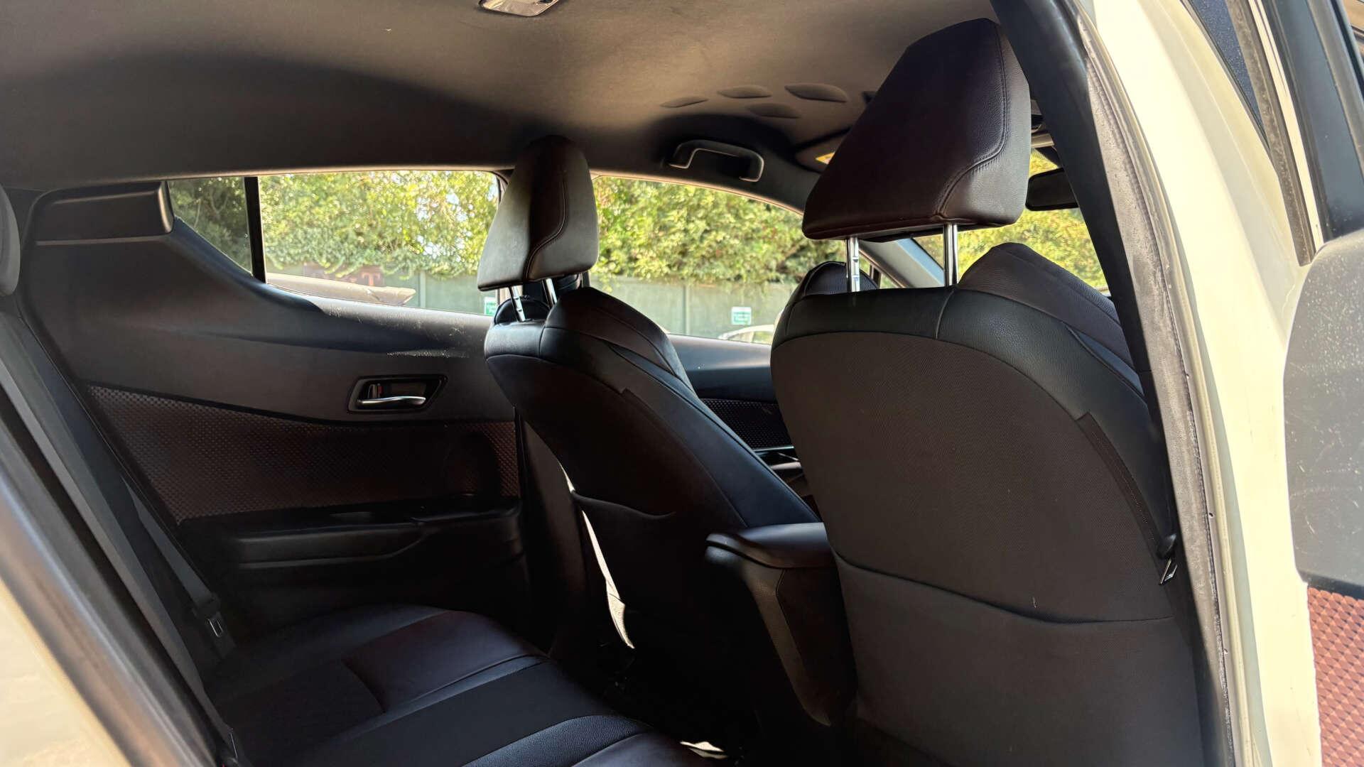 Toyota C-HR view 9
