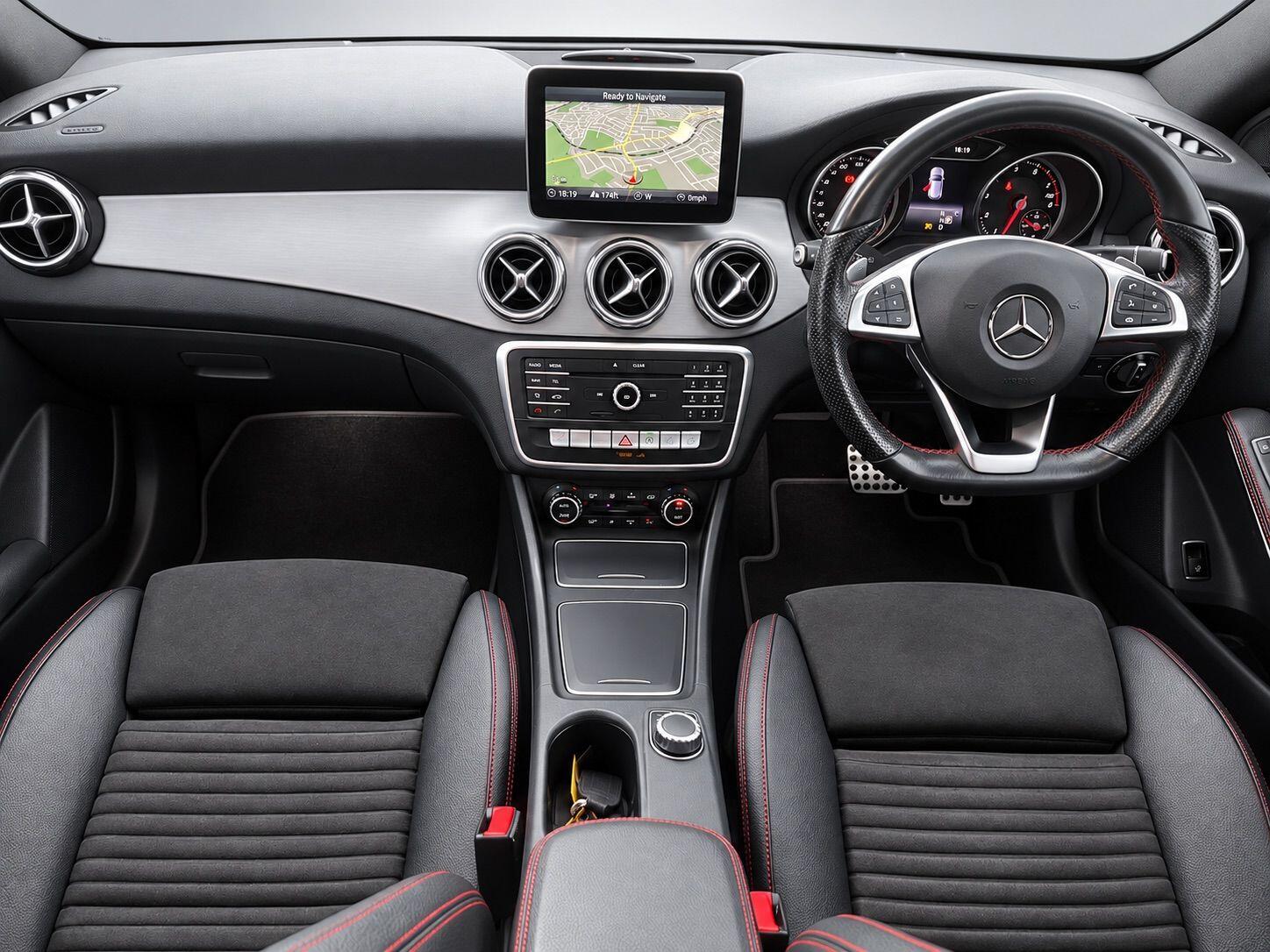 Mercedes-Benz Gla view 34