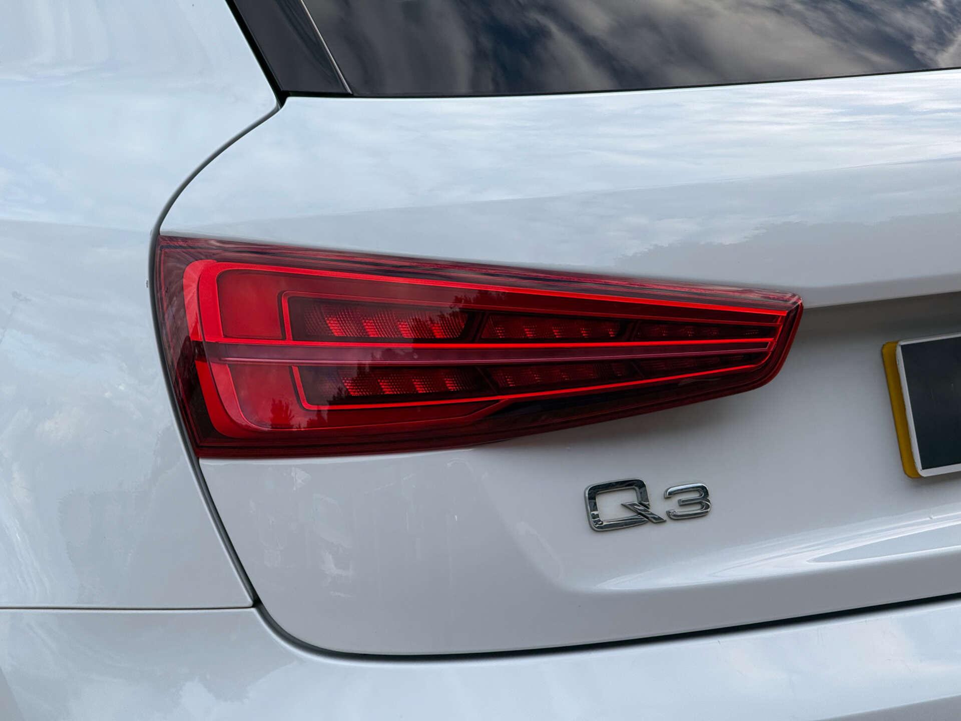 Audi Q3 view 28