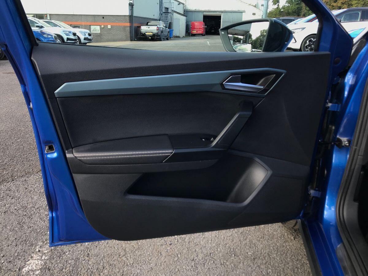 Seat Arona view 17