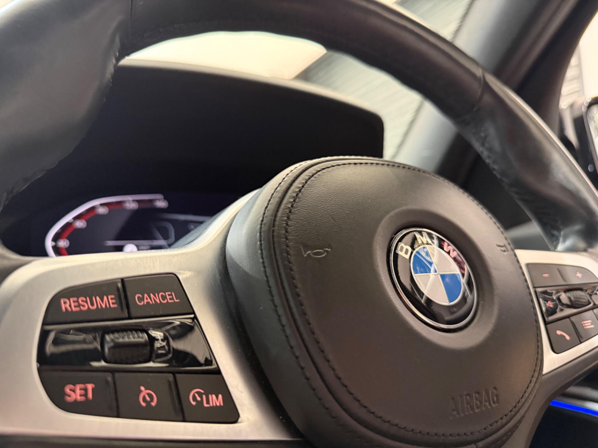 BMW 3 Series view 23